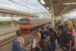 Begini Rasanya Naik KRL Impor Bekas Jepang