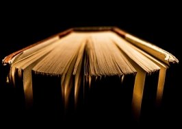 Giat Jelajah Buku Bekas dan Lawas, Kejutannya Buku Emas