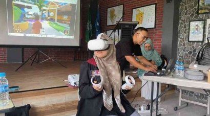 PMM Mitra Dosen UMM Kenalkan Pembelajaran Berbasis VR di SD Muhammadiyah 4 Kota Malang