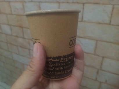 Beyond Plastik: Memilih Kemasan Berani, Merawat Dunia Tanpa Berhenti