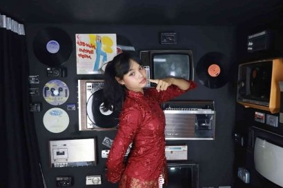 Az'Zahra Dewi Satriani dan Segudang Prestasi : Bukti Nyata Kerja Keras Tak Pernah Mengkhianati Hasil