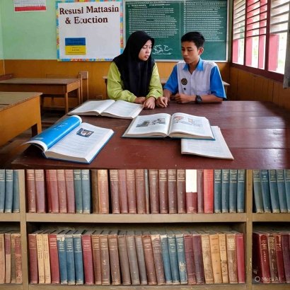 Diskusi Buku Tua di Ujung Rak