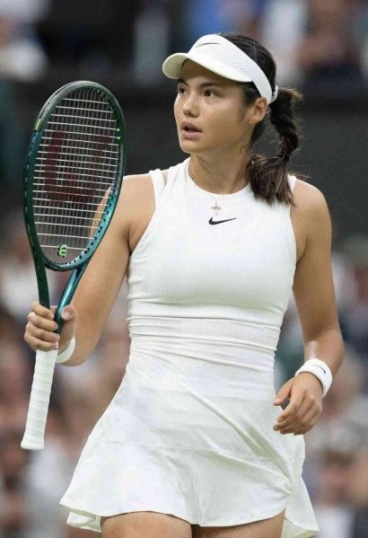 Raducanu petenis nomer satu inggris