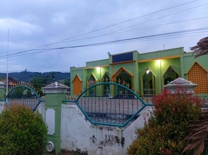 Puisi : Langit di Atas Masjid