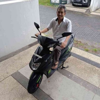 Pengalaman 18 Bulan Menggunakan Sepeda Motor Listrik