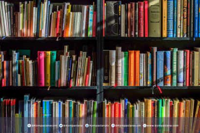 Dua Sisi Mata Uang Profesionalisme :Refleksi Kritis  terhadap Profesi Apoteker dan Kuliner di Era Modern