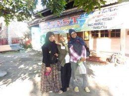 Bersama teman satu camp di Logico yang juga belajar di Elfast. Sumber foto: dokpri