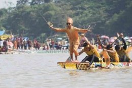 Dika, bocah penari pacu jalur nan unik dan viral hingga ke mancanegara (dok foto: kompas.com)