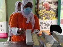 Bolu produk BUMDes Bumiaji. | Dokumen pribadi
