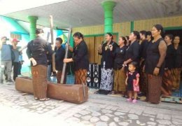 Salah satu penampilan dalam festival budaya Samin | www.komunita.id