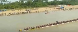 Festival Pacu Jalur menggunakan perahu panjang dengan riasan semarak (dok foto: &nbsp;YT Kompa TV Jawa Timur)
